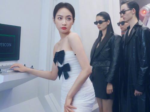 明星改穿国产衣服视频,穿国产服饰演绎时尚新篇章